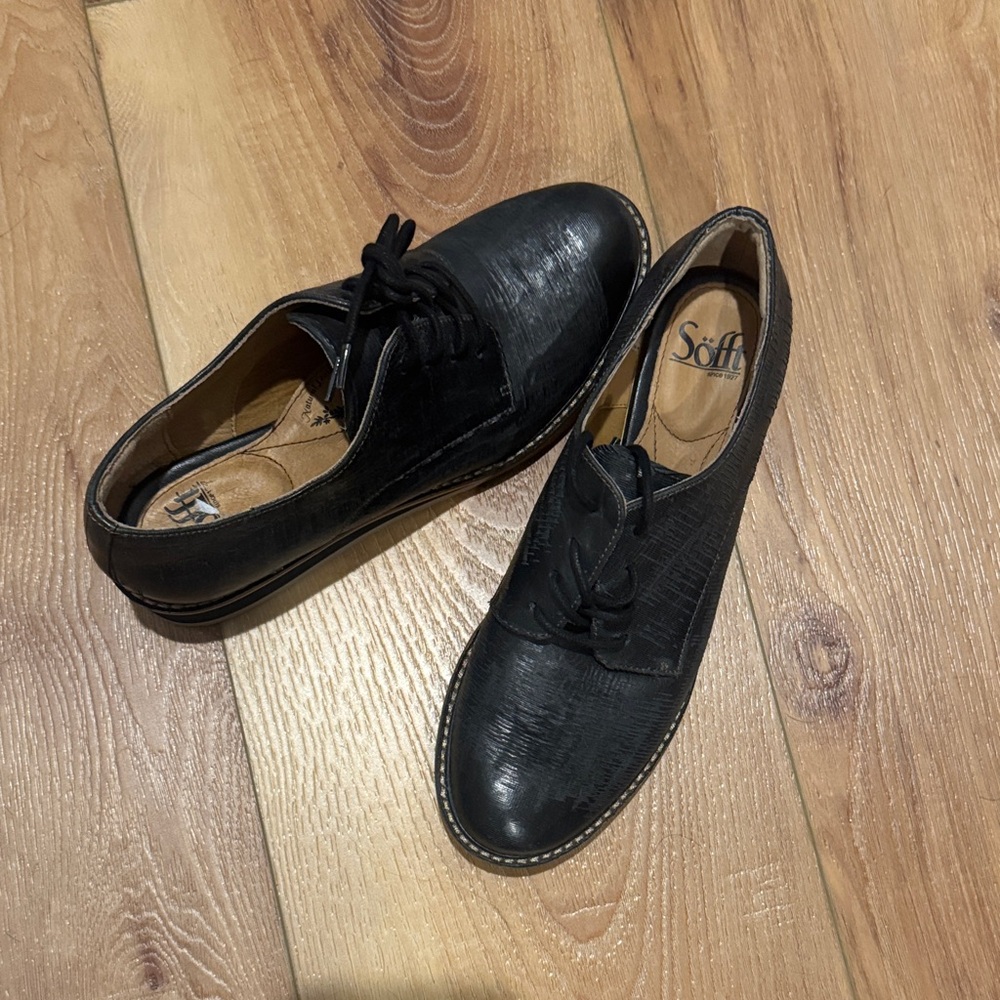 Sofft Salerno Women's Black Textured Oxford Wedge Heel